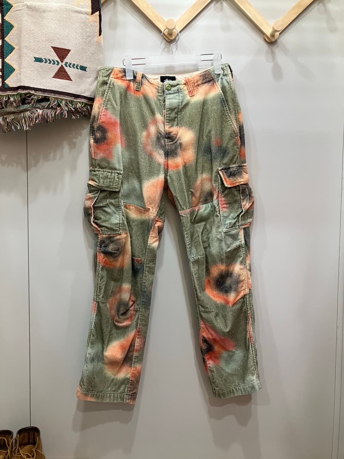 stussy 스투시 플라워 벨벳 카고팬츠 상품이미지1