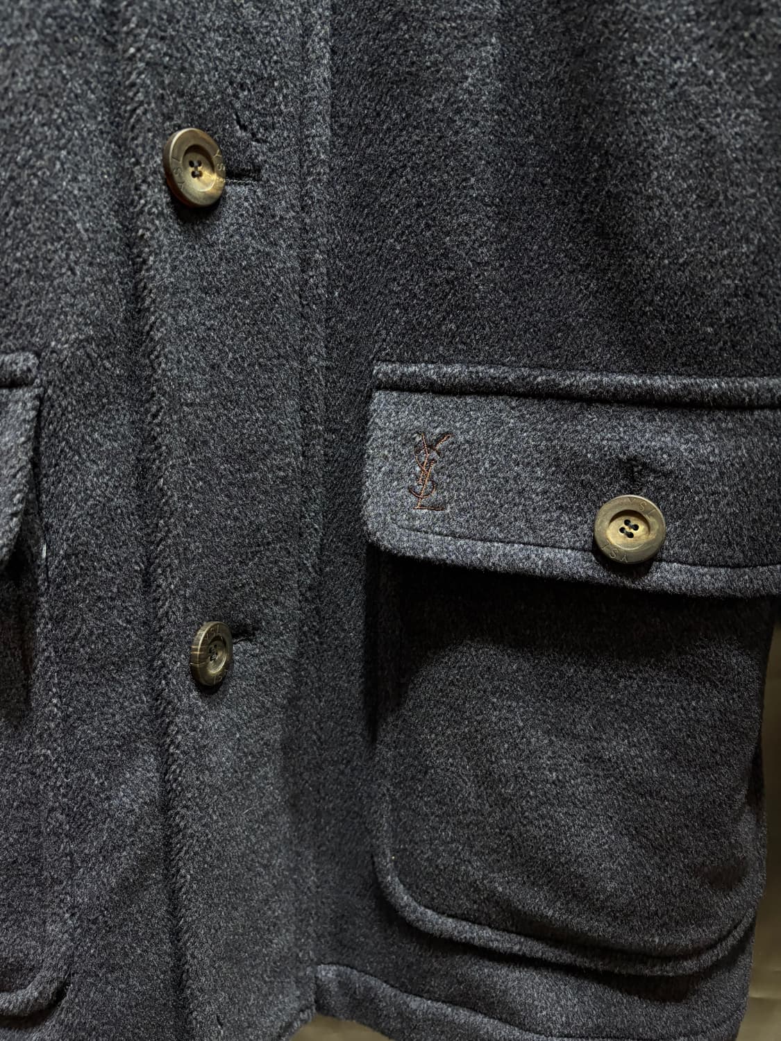 L YSL 입생로랑 레더카라 투포켓 블루그레이 미들코트 상품이미지4
