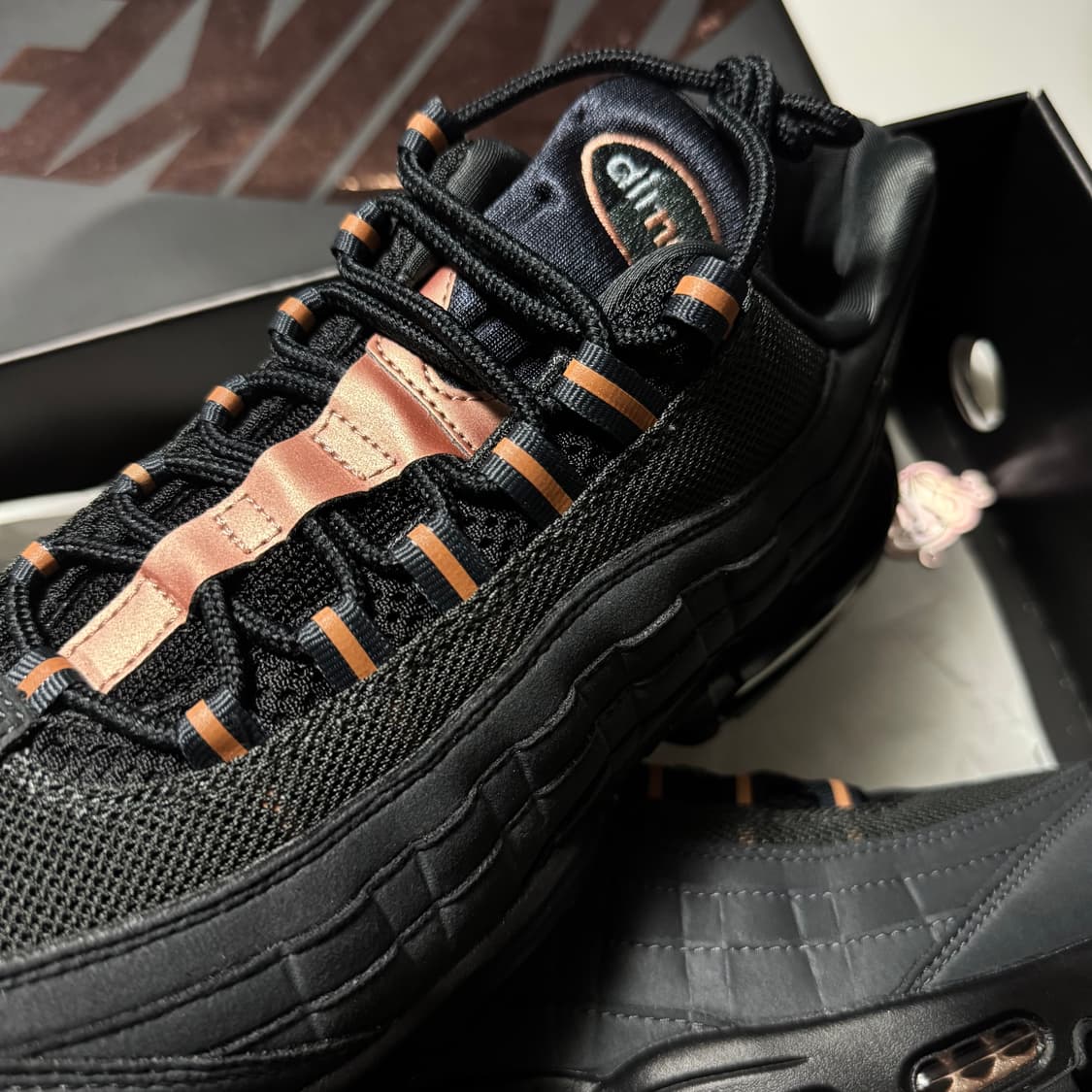 나이키 x 센트럴 씨 에어맥스 95 블랙 브론즈 상품이미지3