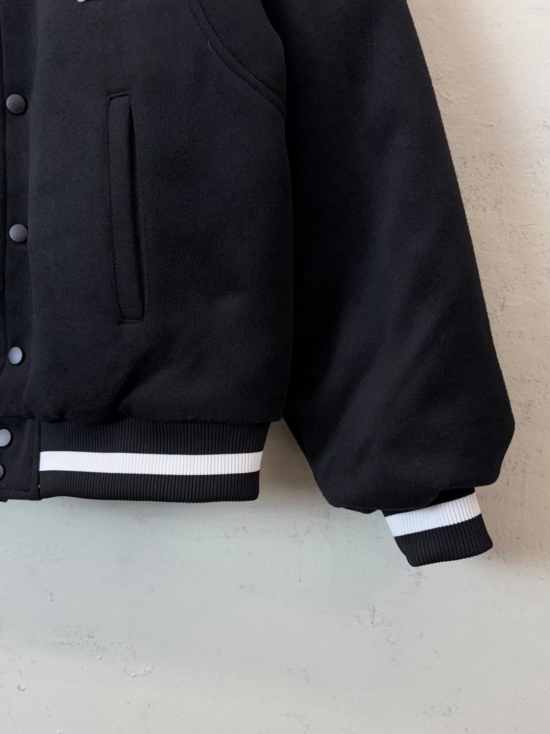 노매뉴얼 아치 로고 바시티 자켓 상품이미지5