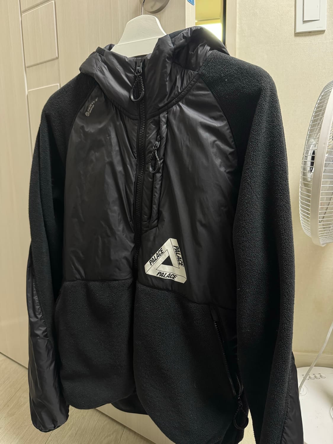 팔라스 자켓 M사이즈 판매합니다 상품이미지1
