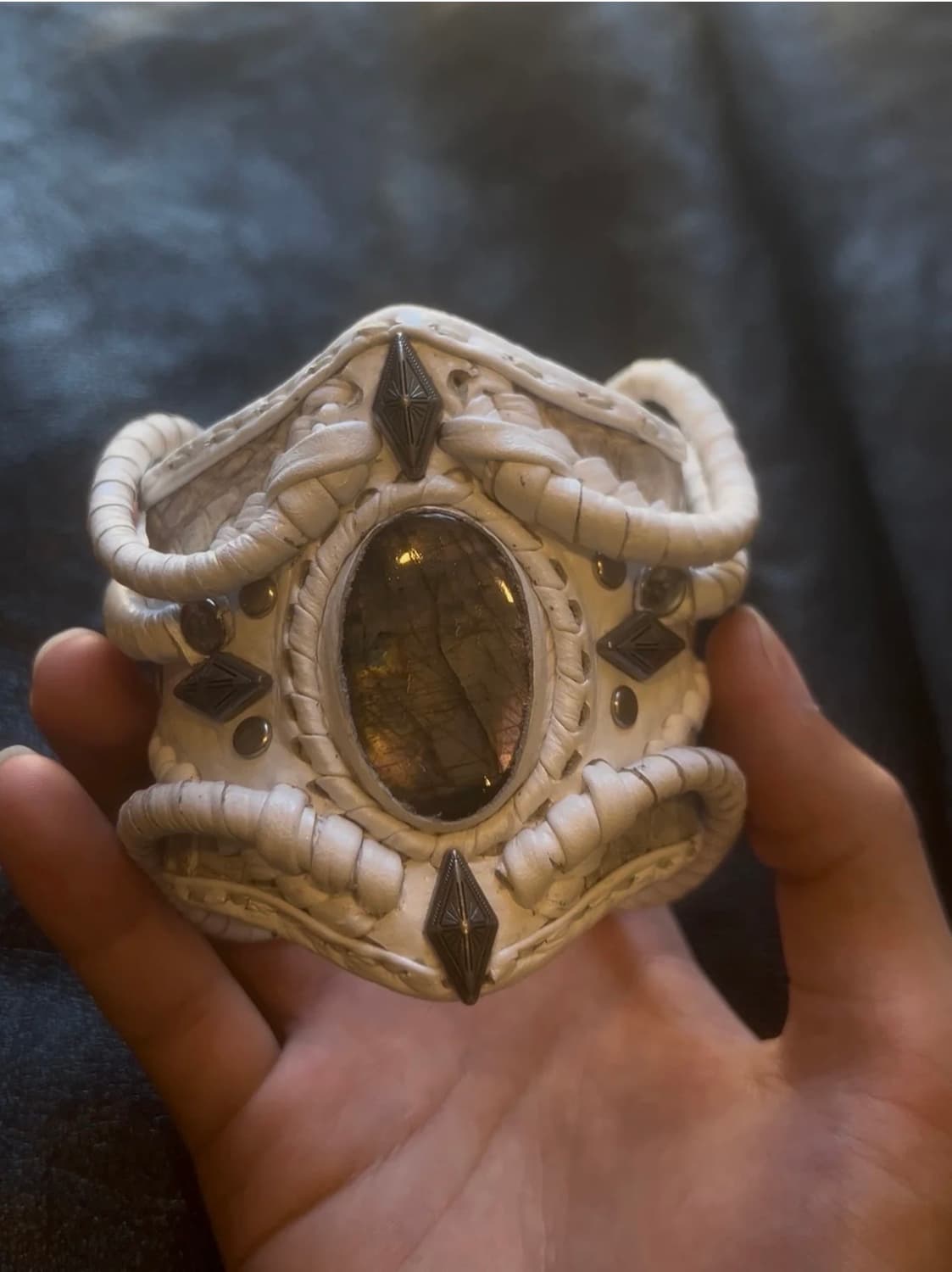 white leather 팔찌 상품이미지1