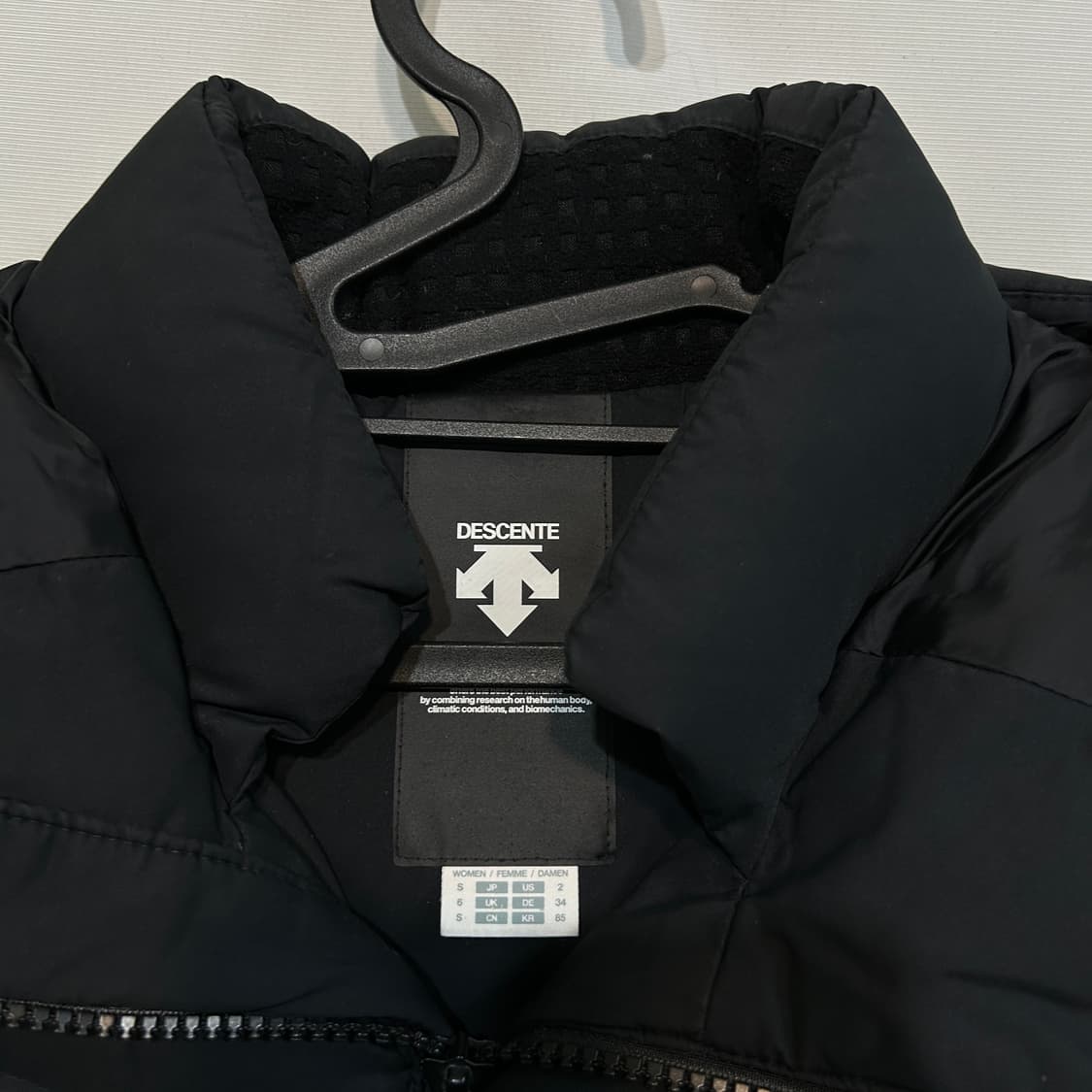 데상트 여성 구스다운 롱패딩 85 블랙 빵빵함 상품이미지2