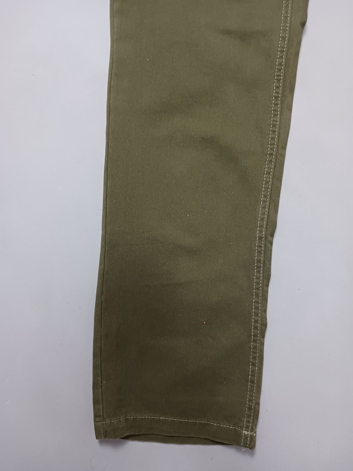 새제품 [32] 슈퍼드라이 슬림2핏 카키 치노 팬츠 상품이미지3