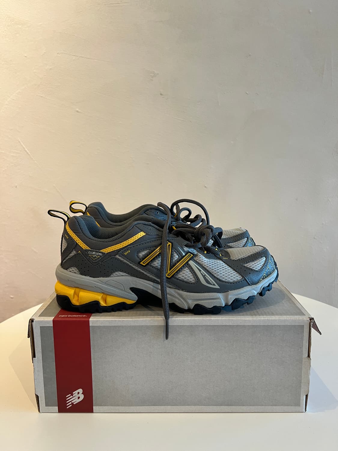 (220) 뉴발란스 트래킹화 610 Jnr 23 '그레이/옐로우' (KJ 상품이미지7