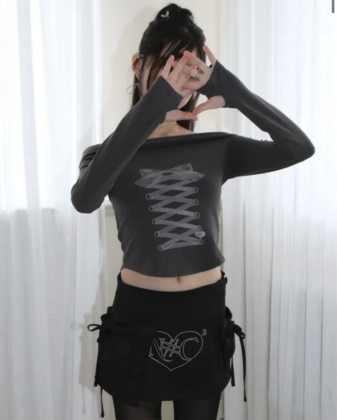 노피셜노피스 리본 오프숄더 탑-차콜 상품이미지3