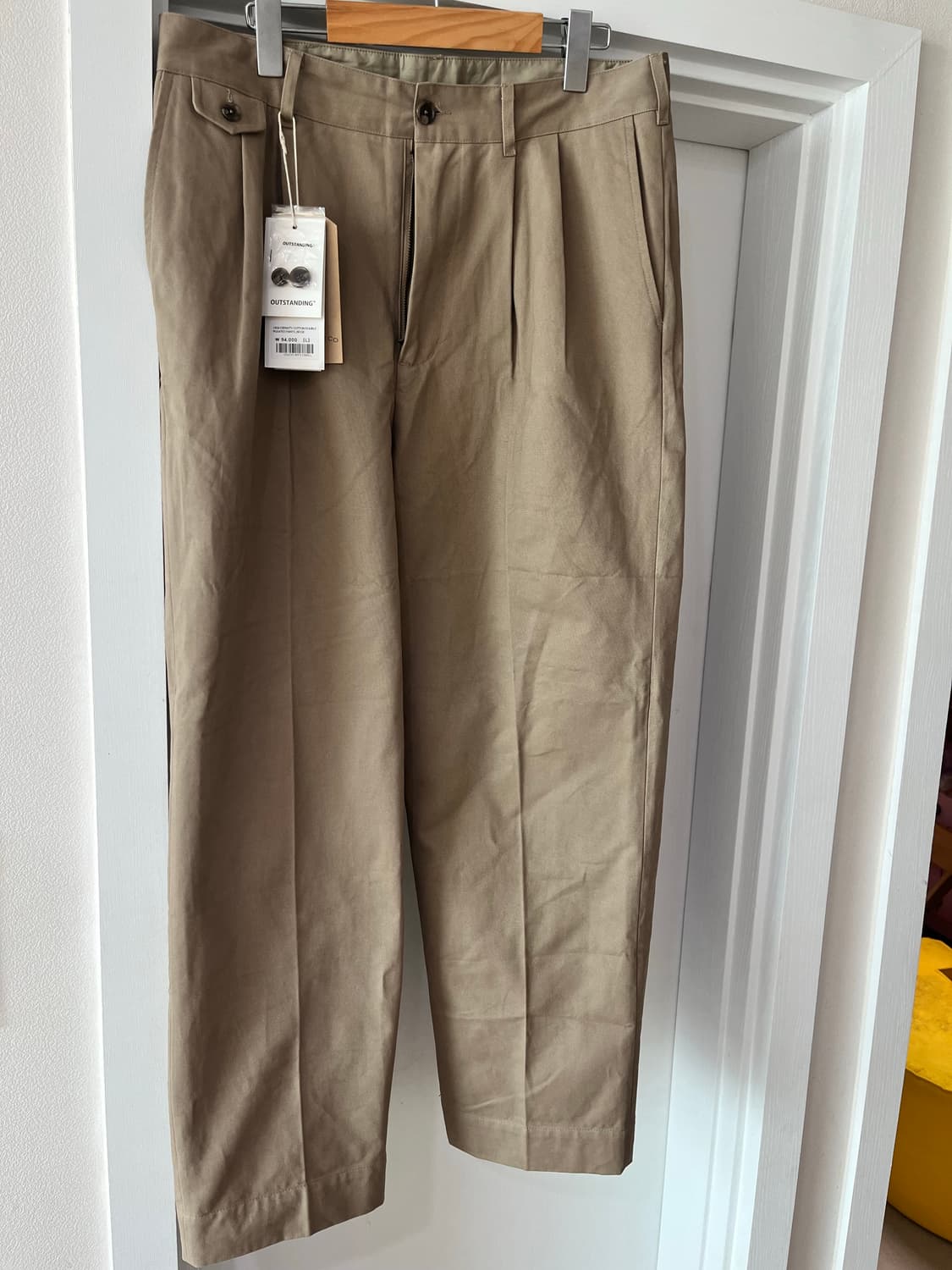 아웃스탠딩 투플리츠 치노 상품이미지1