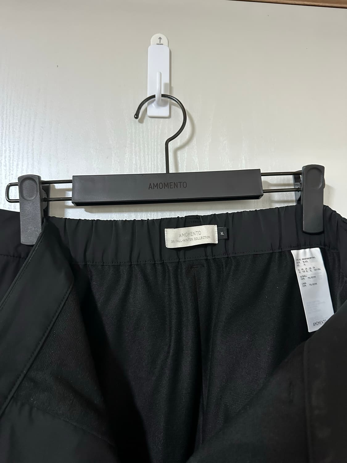 [XL]아모멘토 Taffeta Curved Pants,Black 상품이미지2