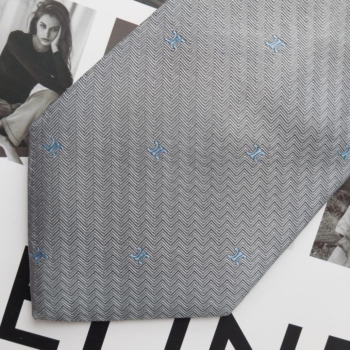 셀린느 트리오페 자수 패턴 넥타이 9.2cm A+등급 K2435
 상품이미지6