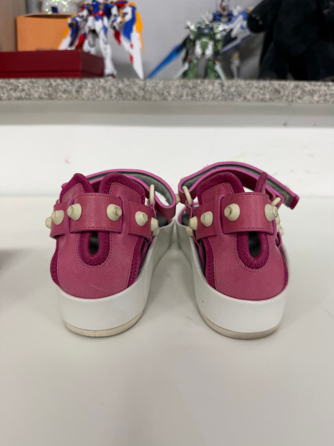 정품) 발렌시아가 핑크 스터드 샌들 36.5 상품이미지5