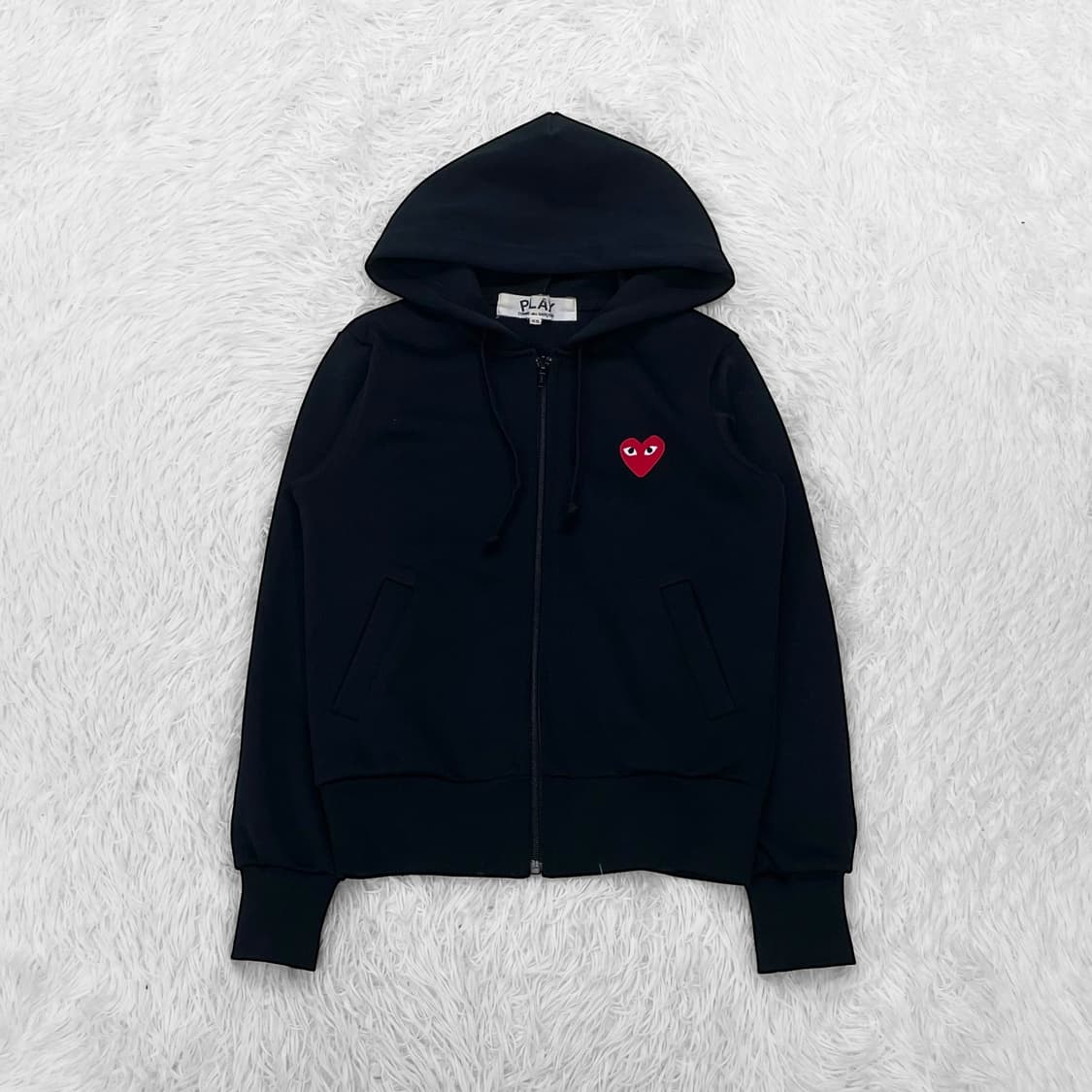 꼼데가르송 하트 와펜 후드집업 블랙 상품이미지2