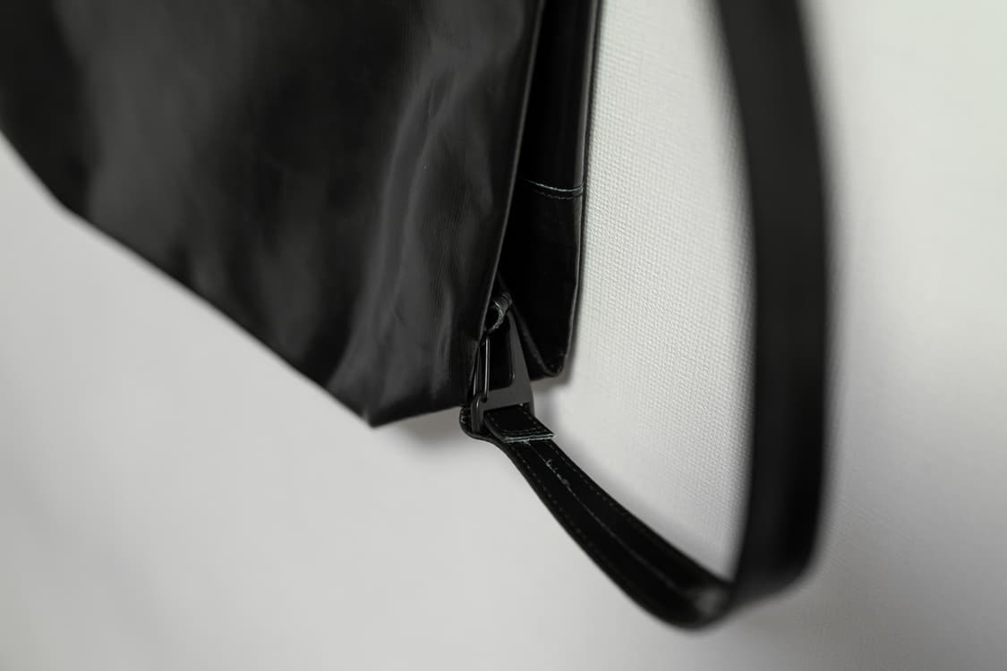 프라이탁 F262 줄리엔 미사용품 올블랙 토트백 숄더백 상품이미지3