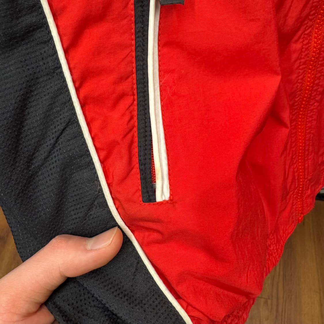 90s 리복 벡터 바람막이 전면 로고 포인트 레드 블랙 상품이미지8