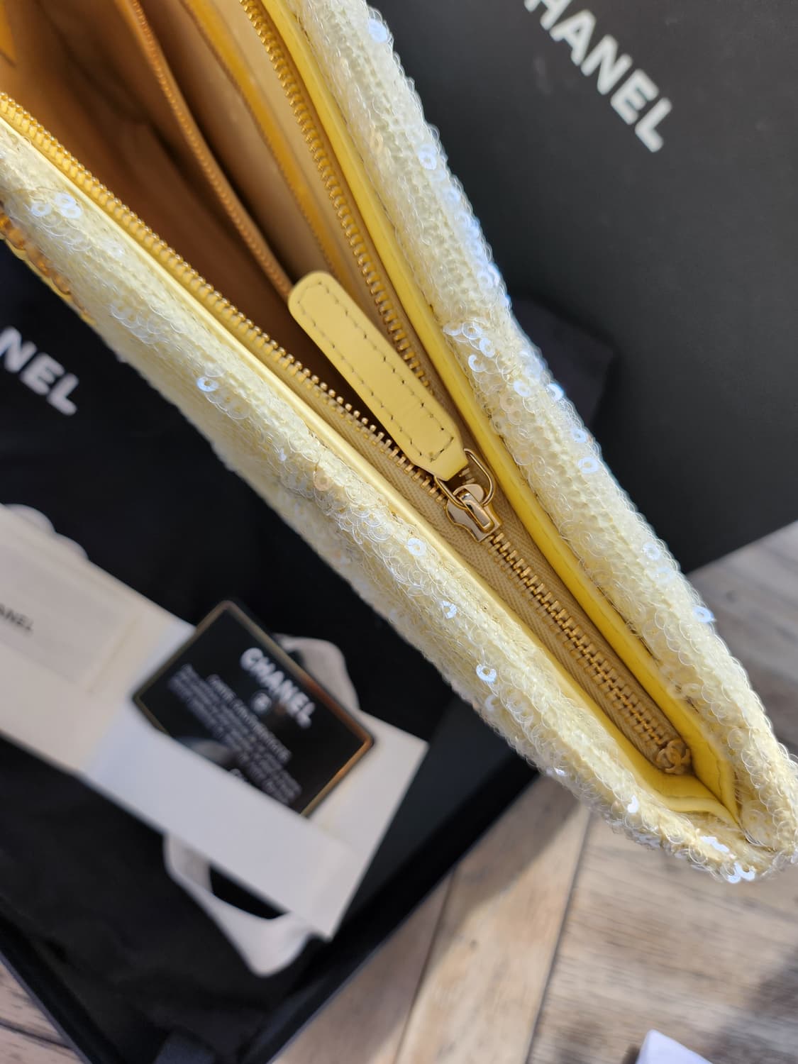 샤넬 19백 파우치 라지 상품이미지3