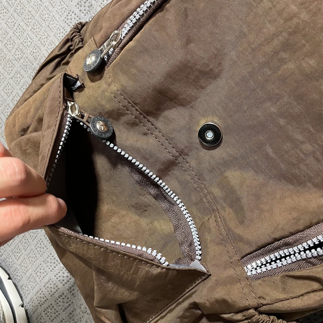 새상품)Escariar 브라운 나일론 백팩 상품이미지7