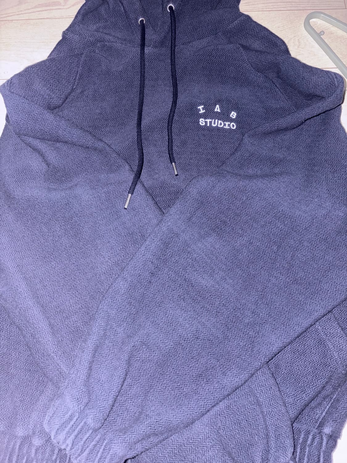 아이앱 스튜디오 후드티 급처 상품이미지3