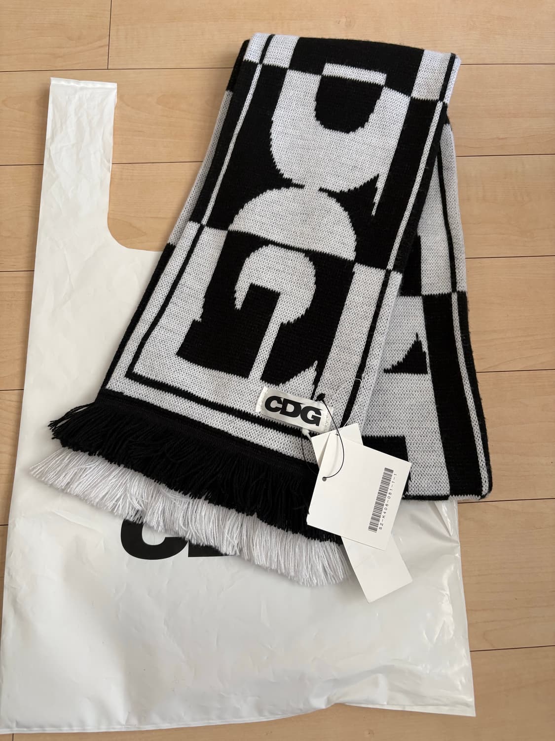 CDG 로고 체크 머플러 화이트 블랙 목도리 상품이미지3
