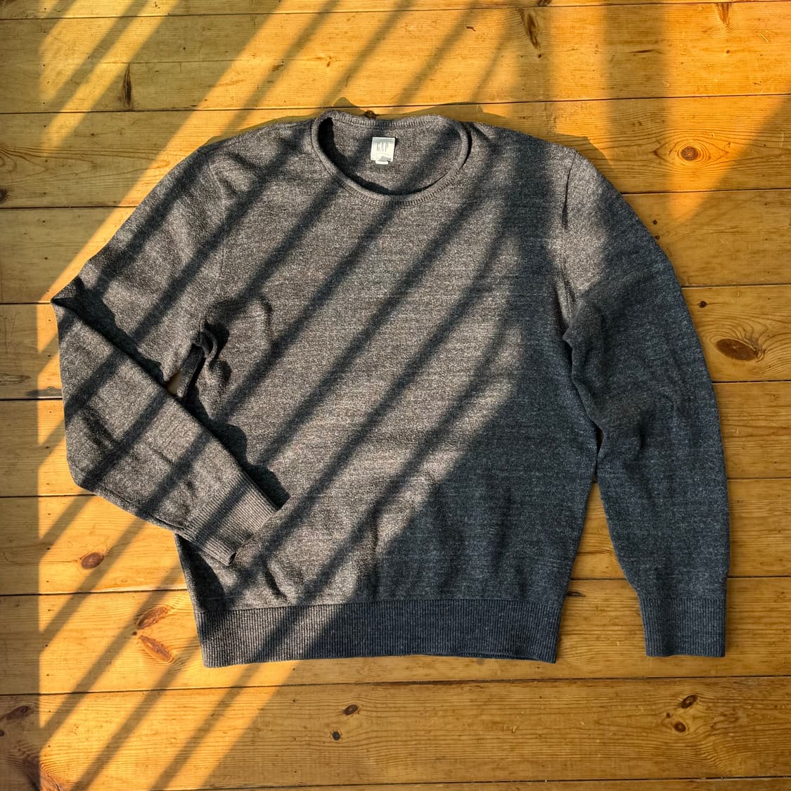 갭 롤링 넥 니트 차콜 그레이 헤더 상품이미지2