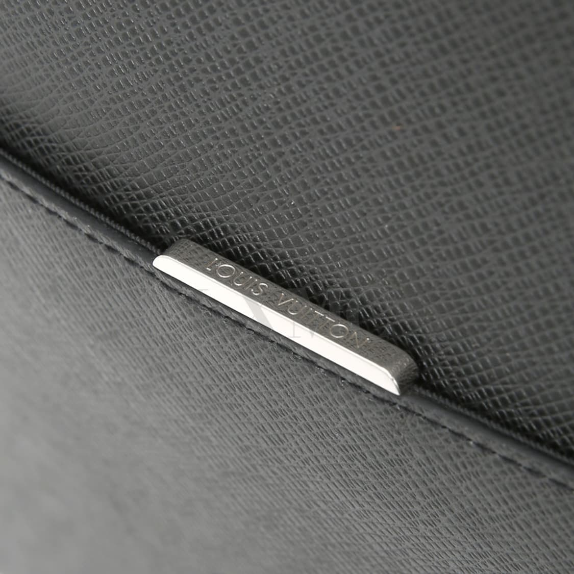 루이비통 타이가 안톤 크로스백 블랙 메신저 M34408 상품이미지8