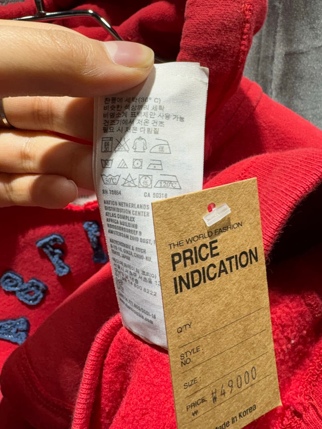 L 아베크롬비 레드 자수 후드티 상품이미지6