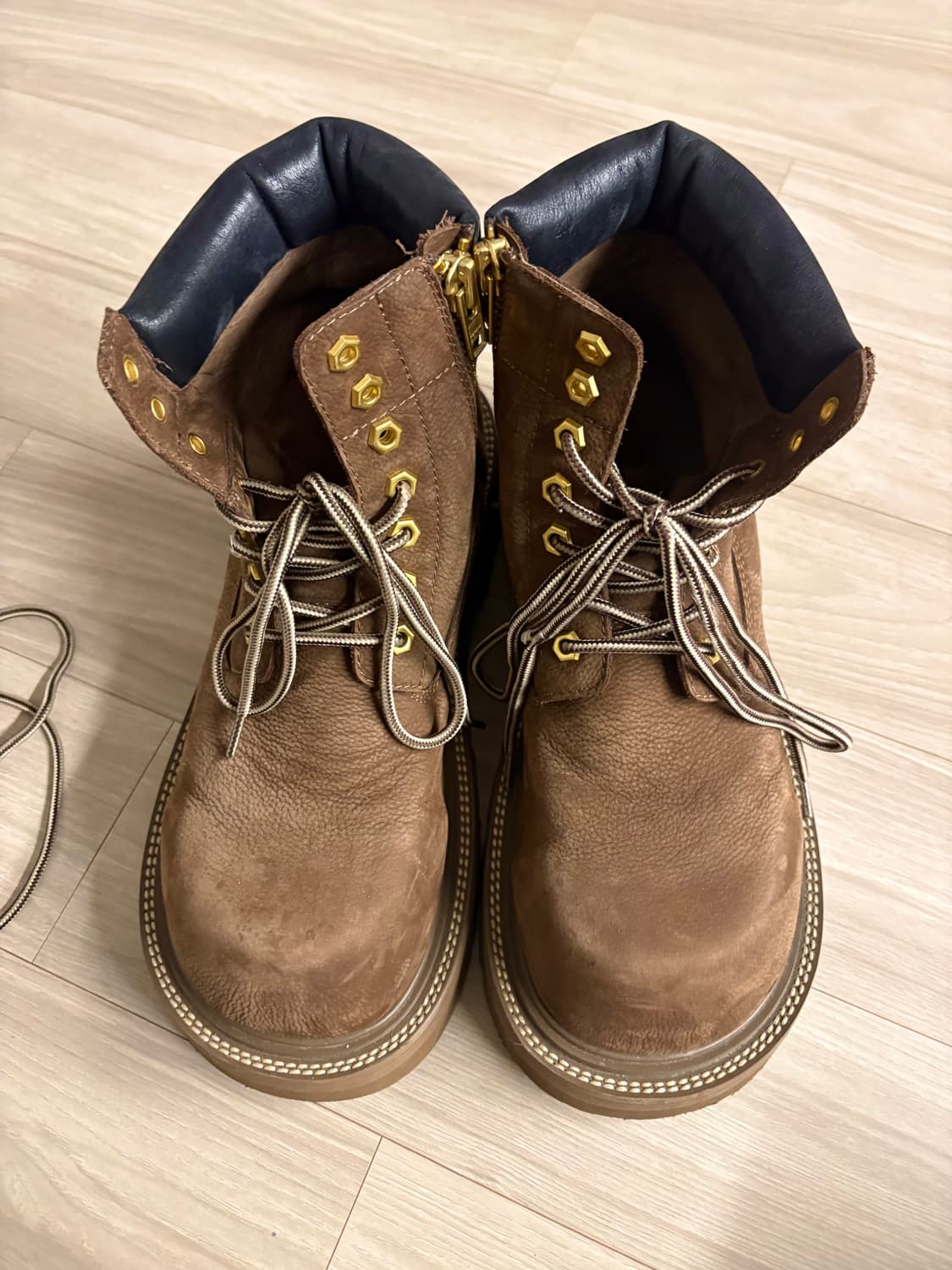 쏘유레슈어 벨루가 브라운 270 상품이미지2