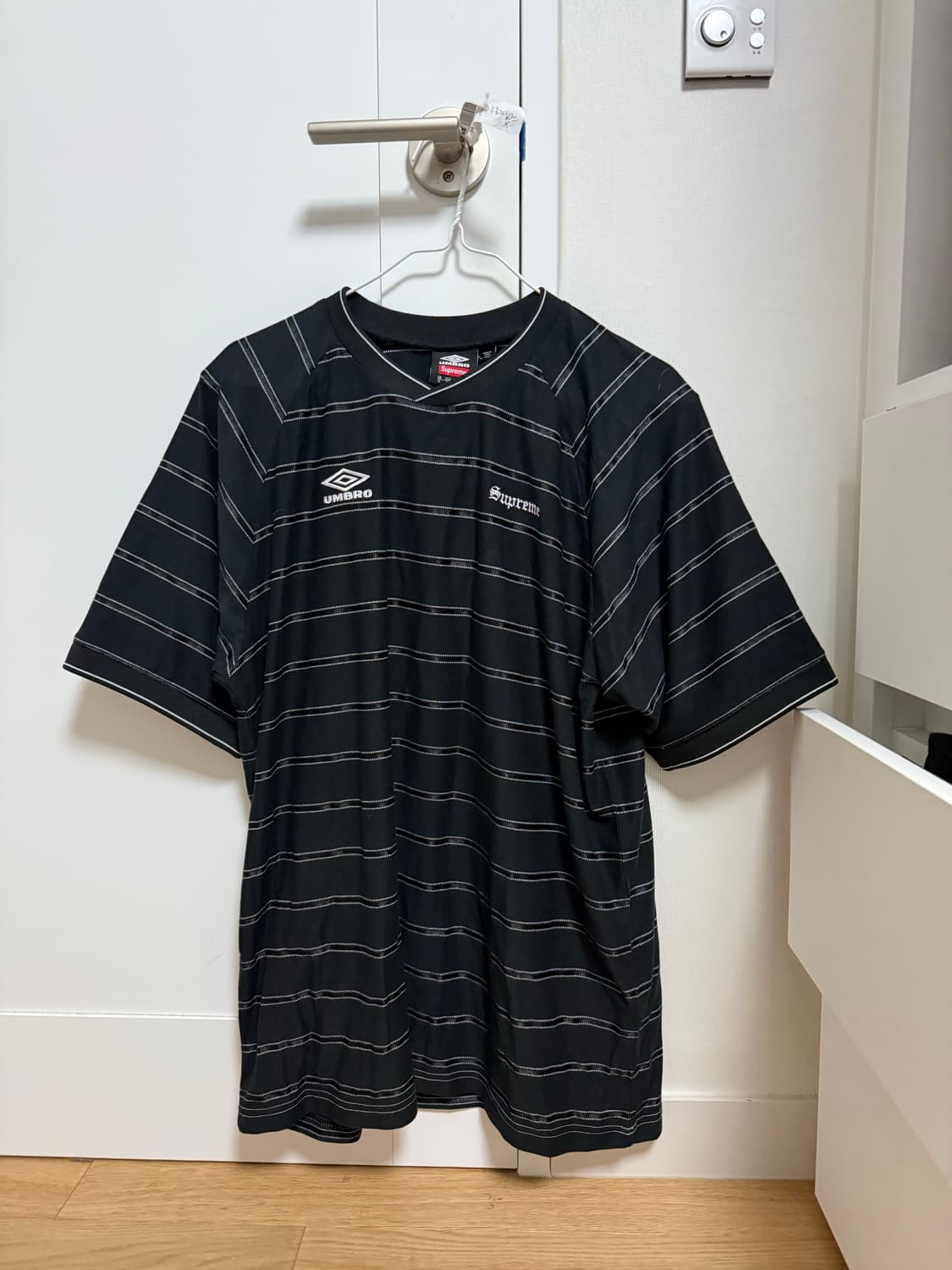 슈프림x엄브로 사커 져지 티서츠 상품이미지2