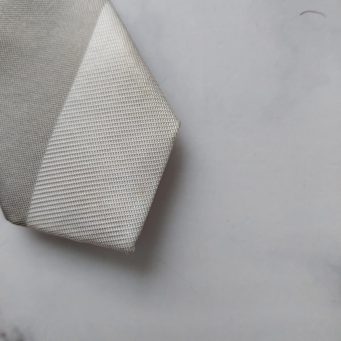 듀퐁 실크 아이보리 솔리드 슬림 넥타이 8cm A+~A등급 K1788
 상품이미지9