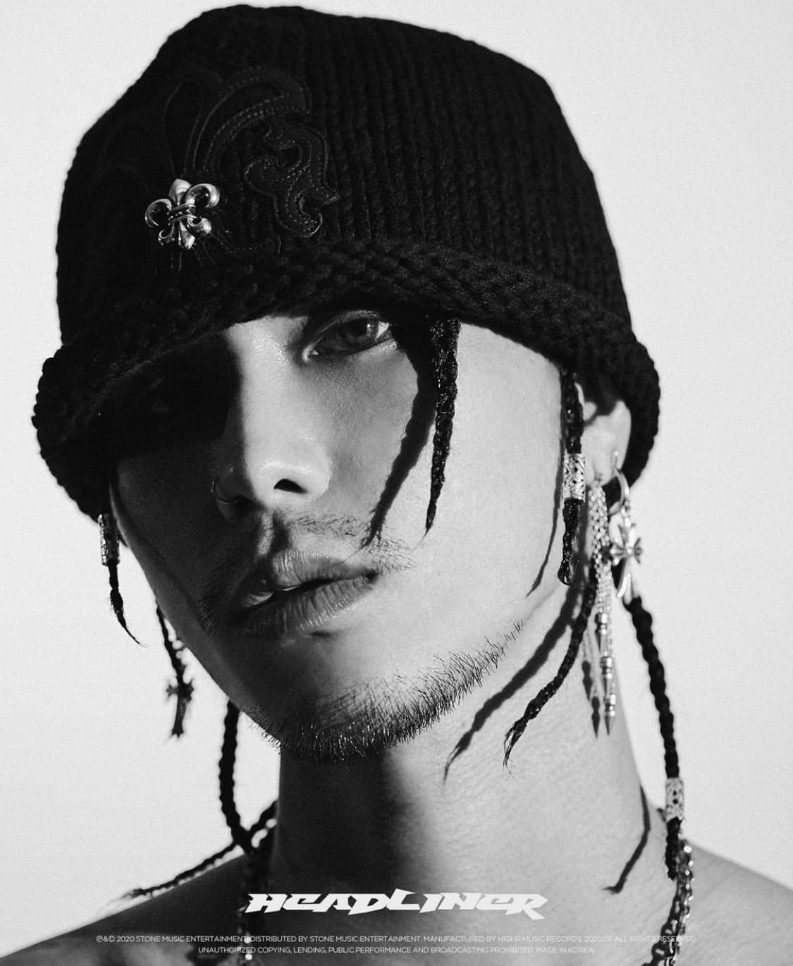 (새상품) 크롬하츠 타이니 크로스 후프 이어링 풀구성 상품이미지7