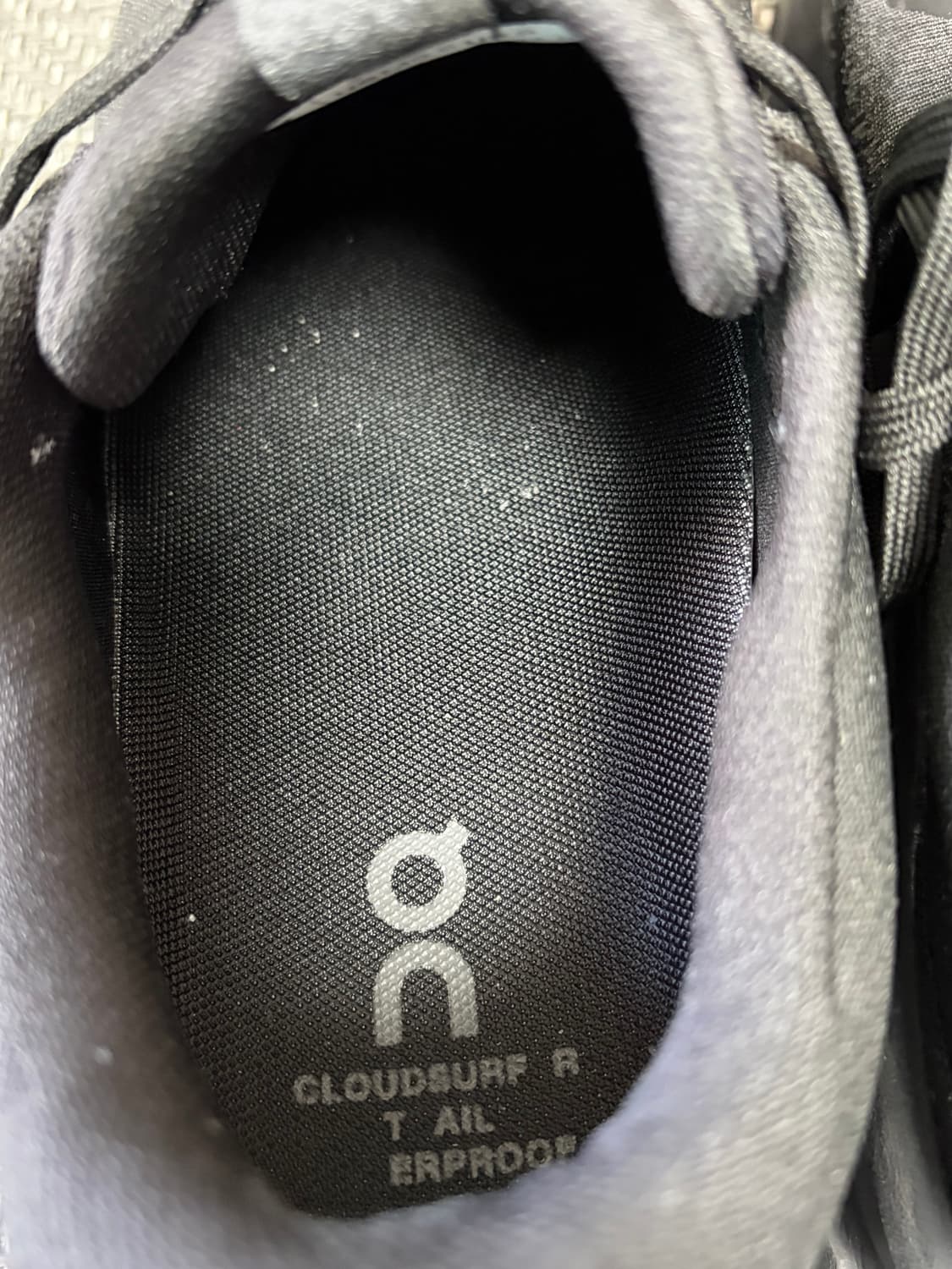 온러닝 클라우드서퍼 트레일2 워터프루프 275
 상품이미지8