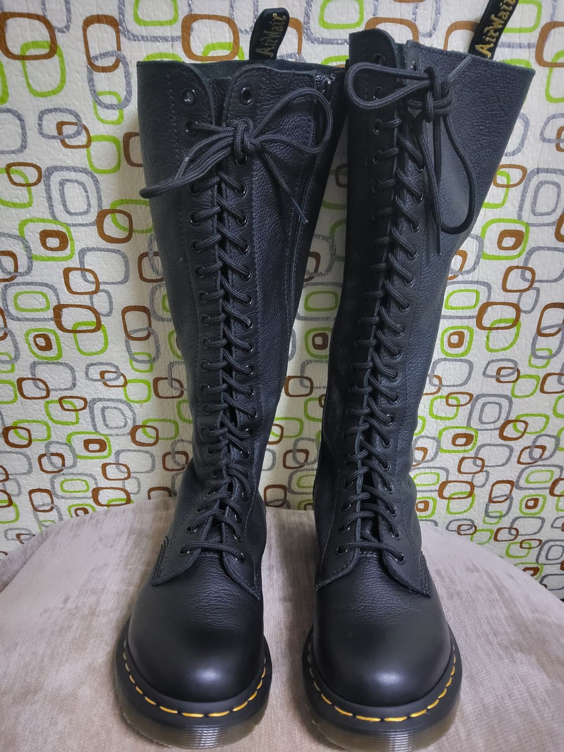 닥터마틴 20홀 1B60 모델 240사이즈  상품이미지1