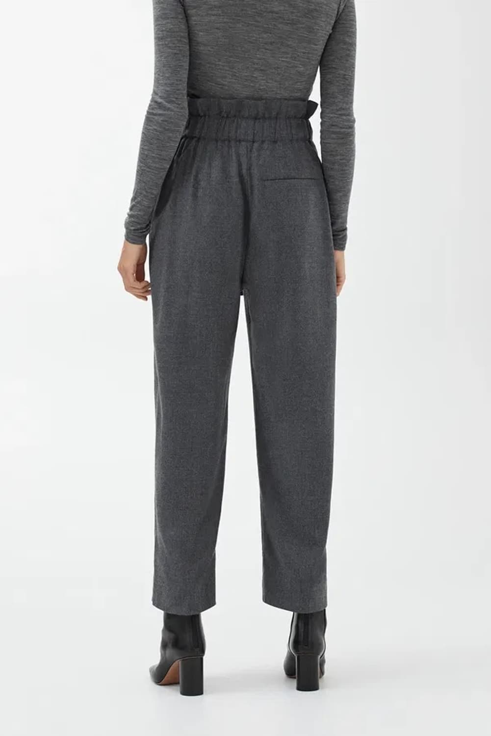 Arket Relaxed Flannel Trousers 상품이미지4