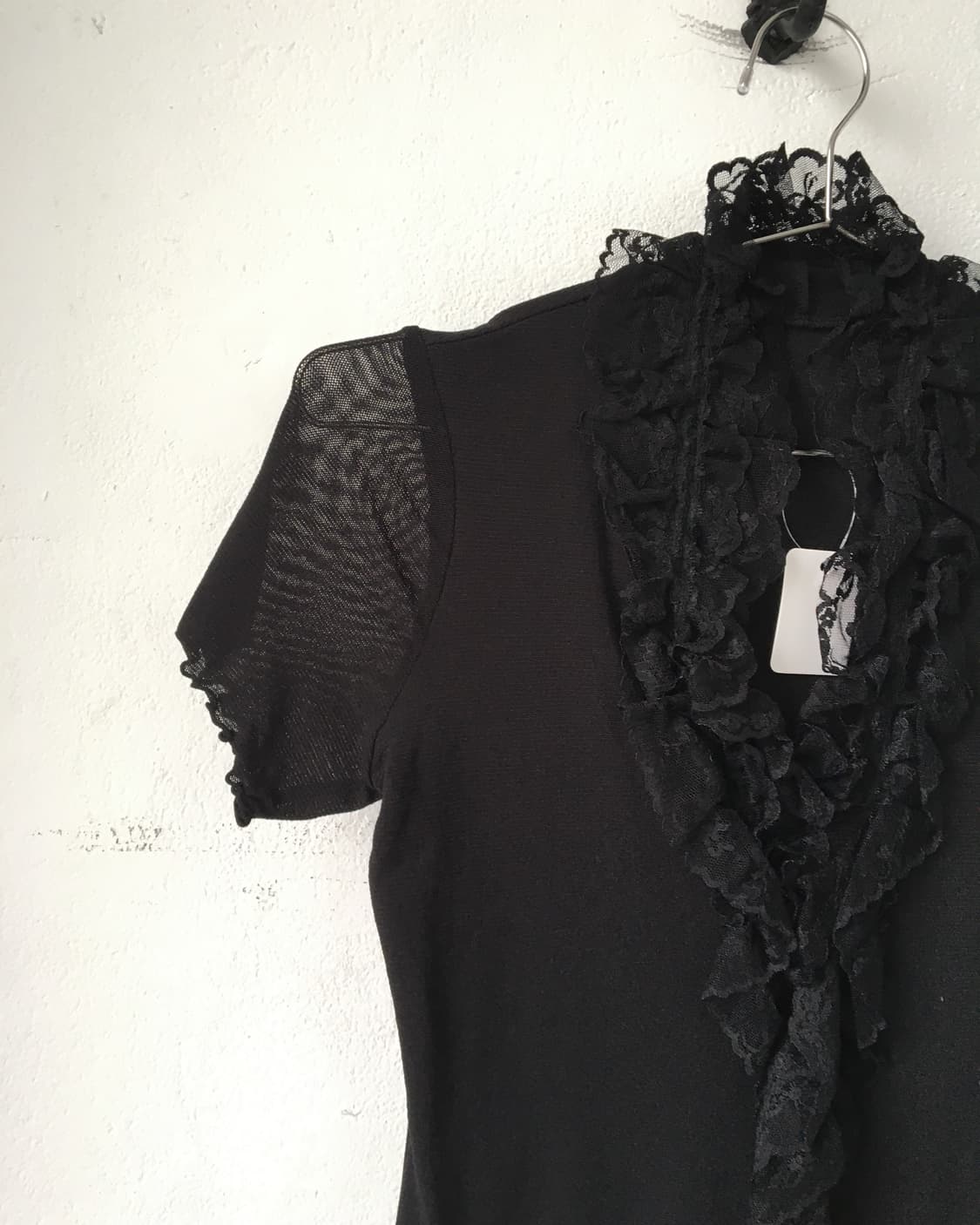 Ruffle point mesh top 상품이미지4