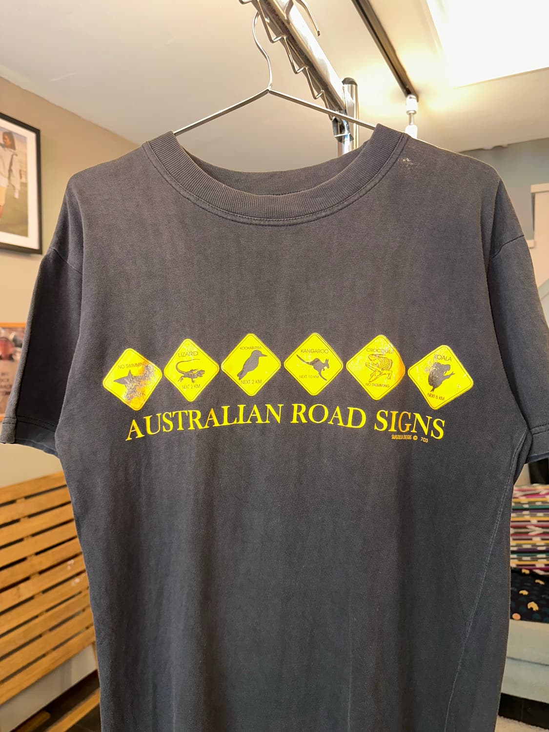 90‘s Australia Road Sign print fading T 상품이미지5