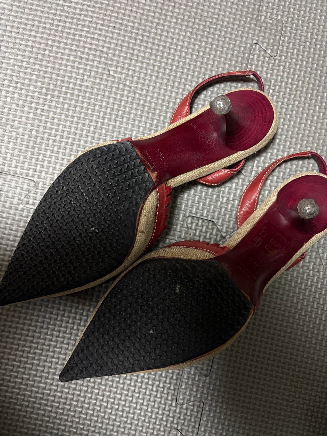 입생로랑 정품 올드스쿨 하트 힐 245-250 상품이미지5