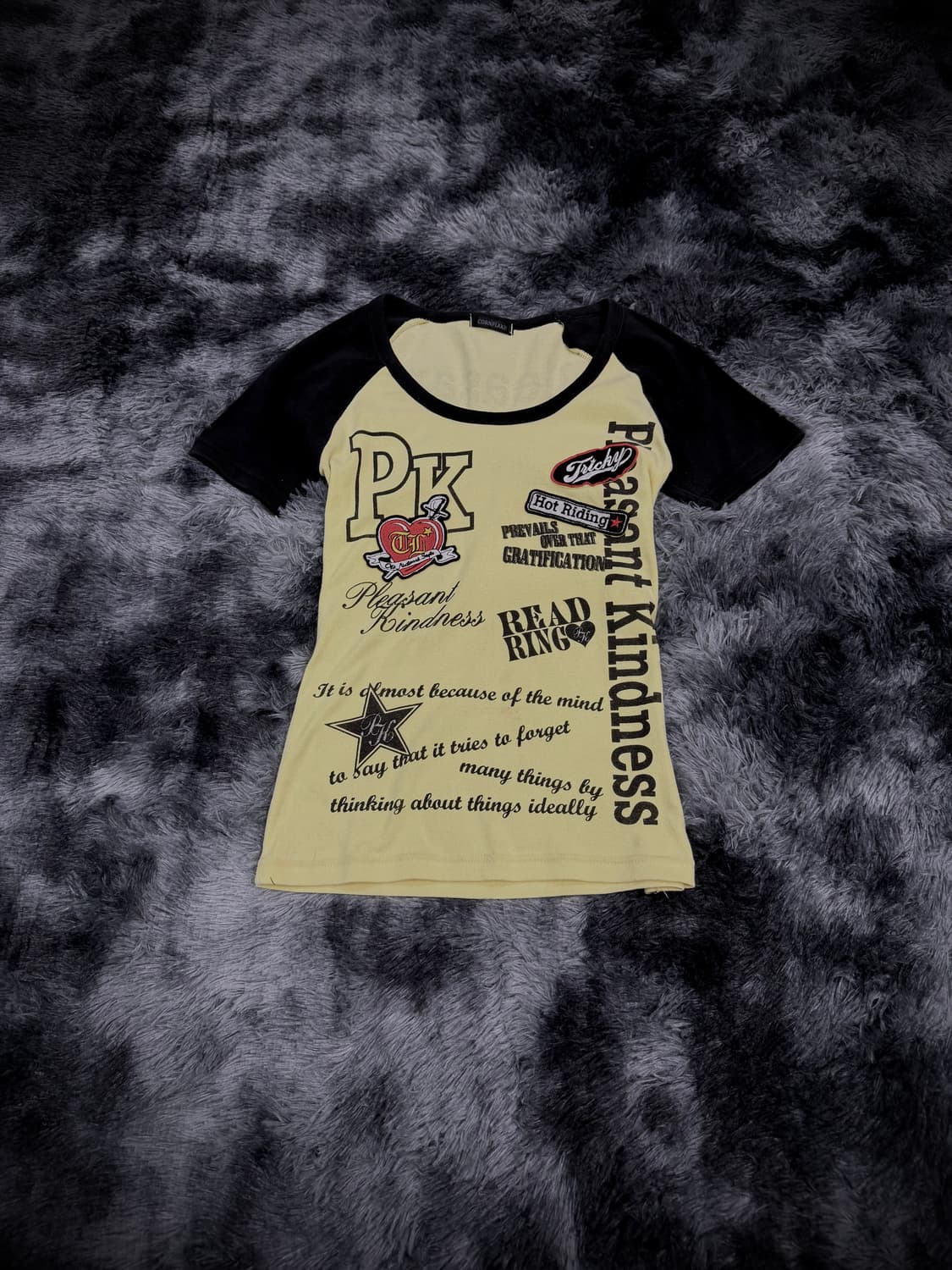 나그랑 키치 레터링 패치디테일 연노랑 반팔 상품이미지1