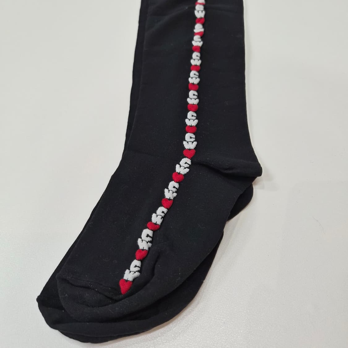 하트 레터링 세로줄 자수 블랙 타이즈 팬티스타킹 상품이미지4