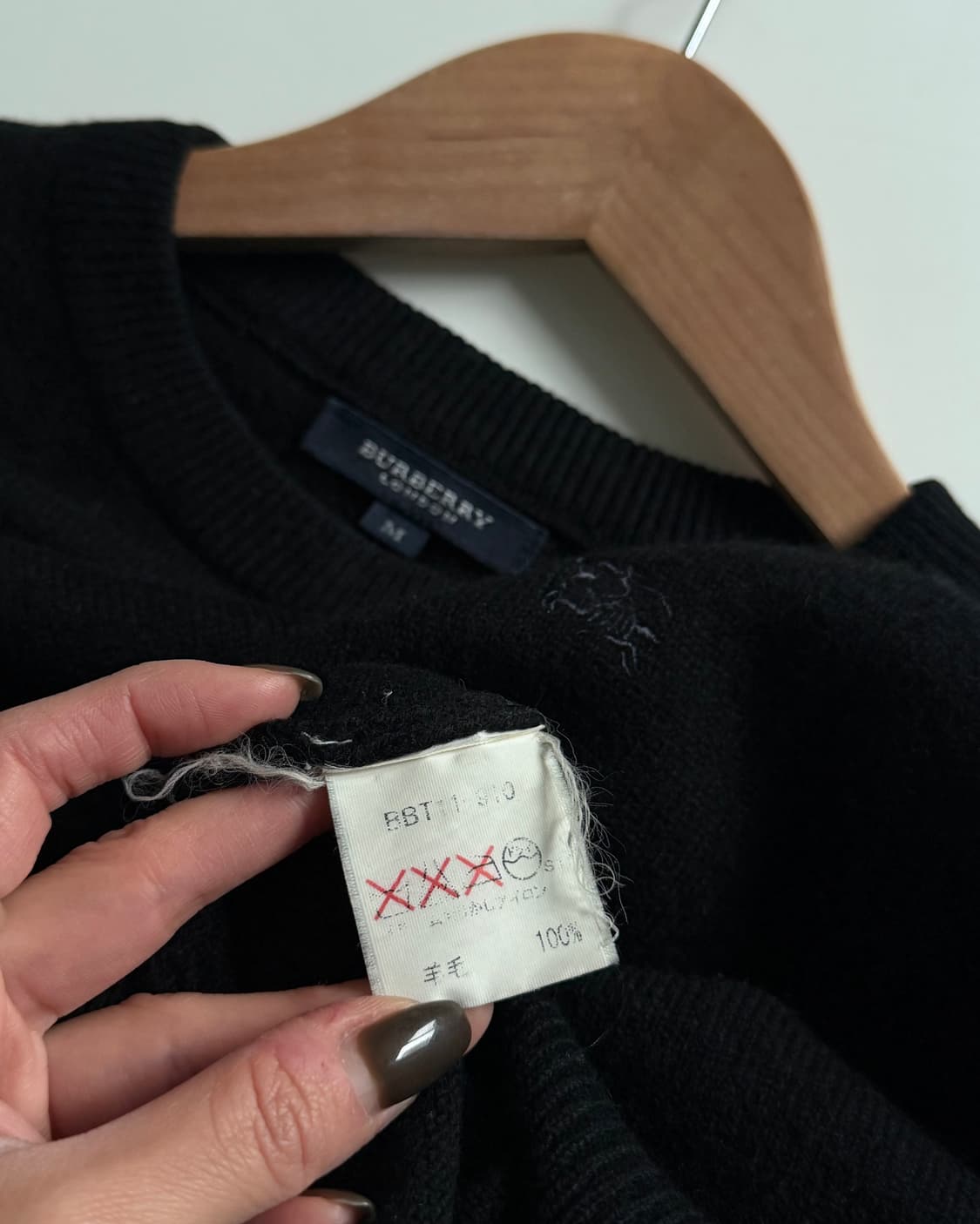 Burberry 버버리 런던 블랙컬러 기마로고 램스울 니트 상품이미지6