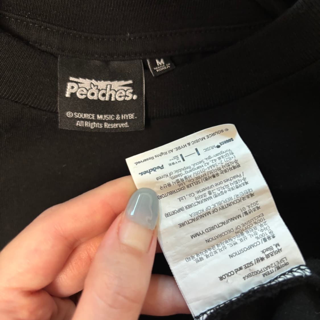 르세라핌 X 피치스 스테이플 숏 슬리브 티셔츠 (M) 상품이미지3