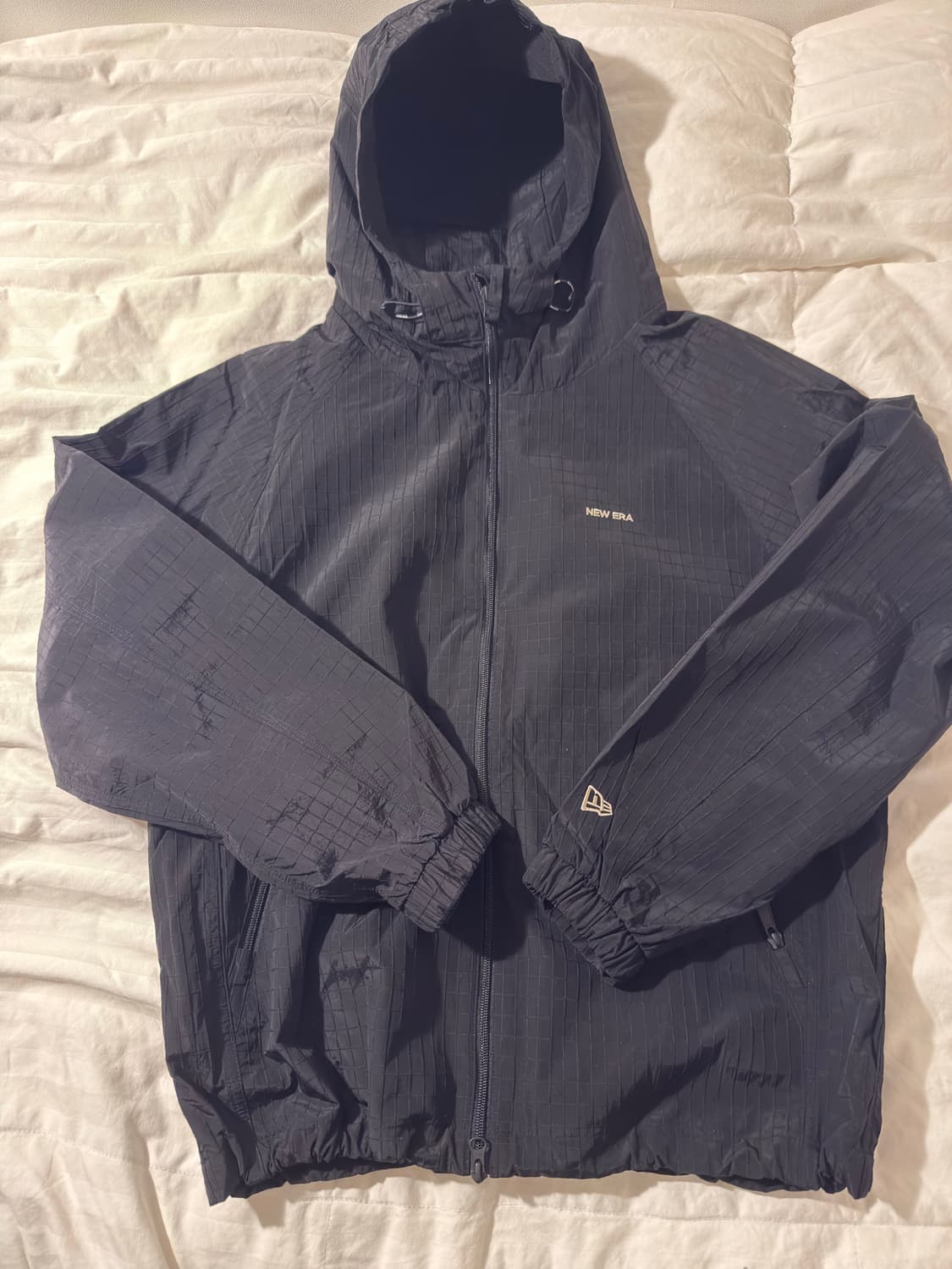 뉴에라 블랙후드 바람막이 상품이미지6