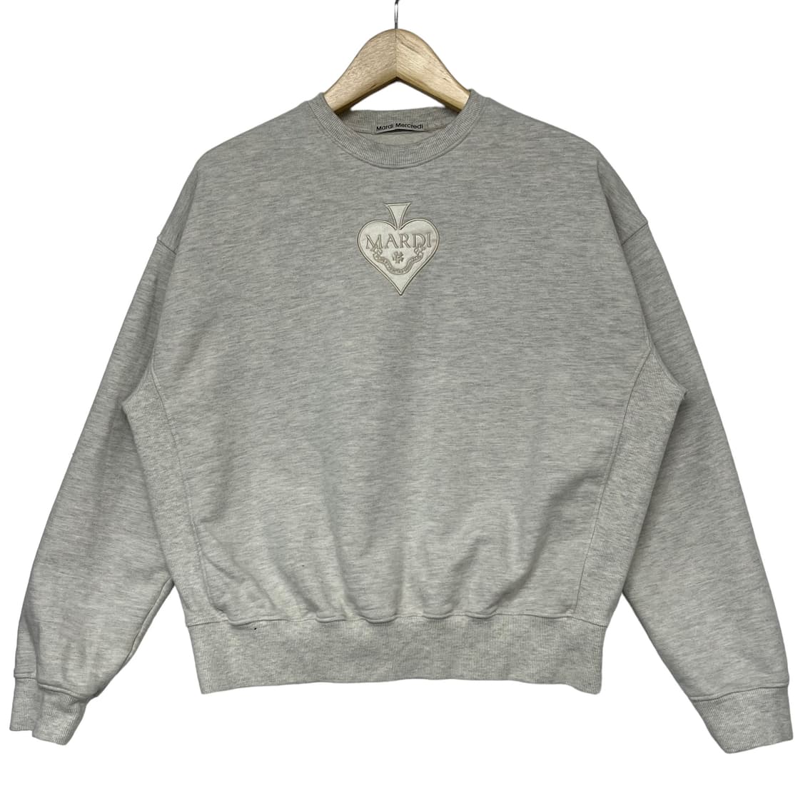 마르디메크르디 스페이드 자수 맨투맨 오트밀 상품이미지2