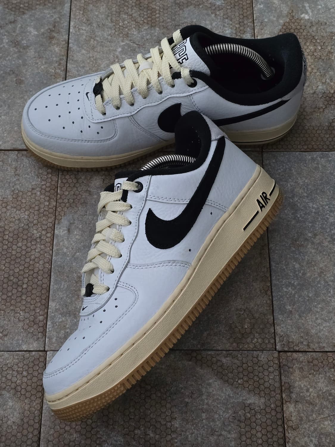 (250)나이키 에어 포스 1 07 lx 블랙 앤 서밋 화이트 상품이미지3