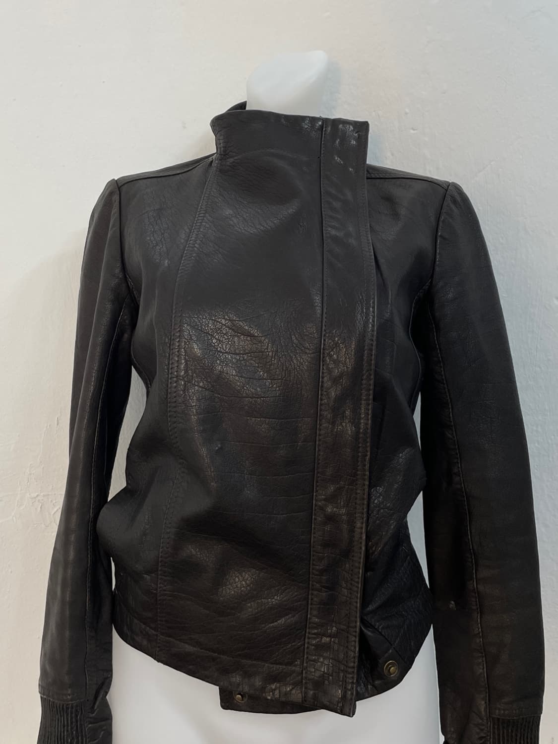 Dkny 하이넥 레더 자켓 상품이미지2