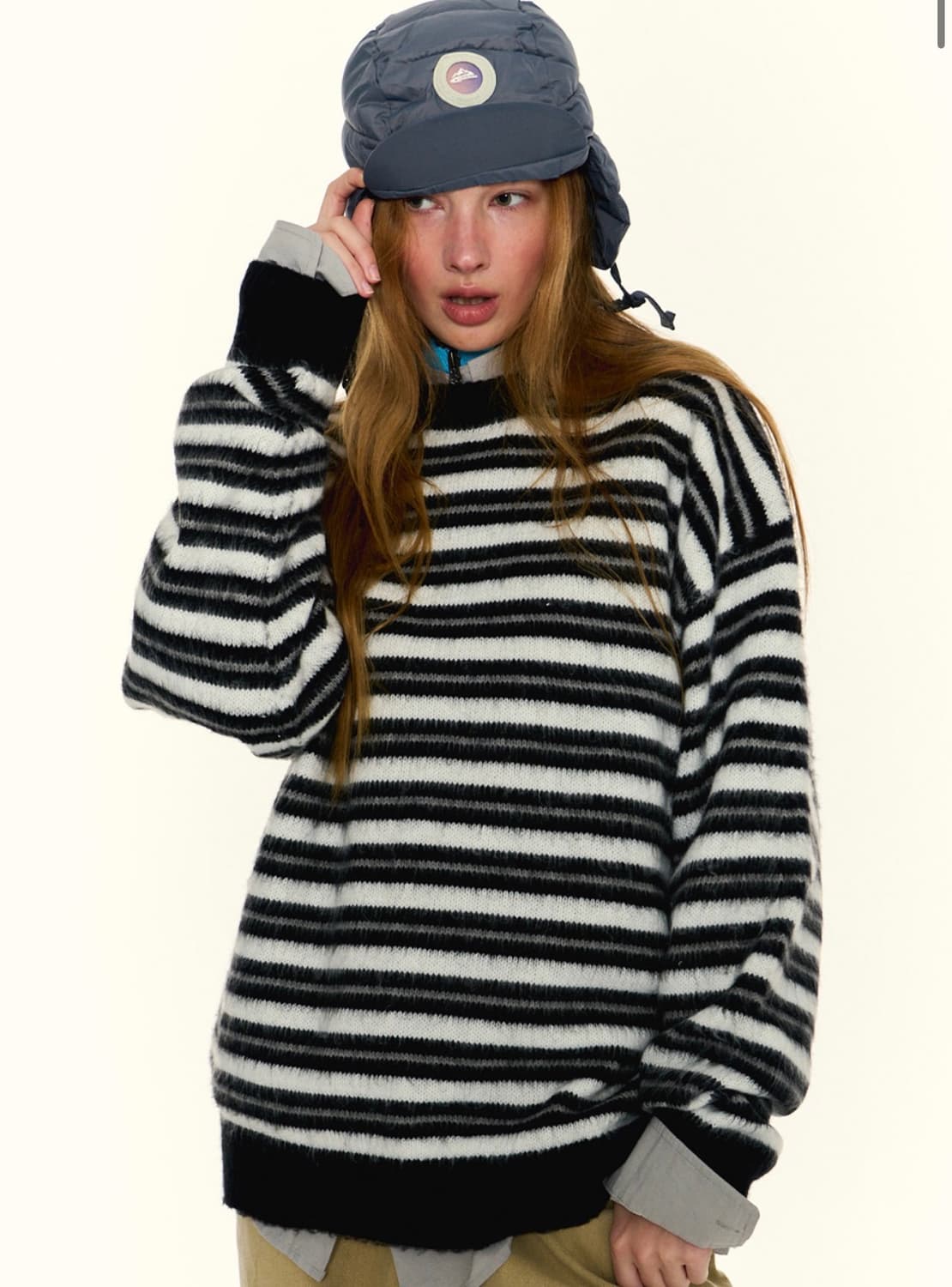 스트라이프 배색 오버핏 니트 상품이미지1