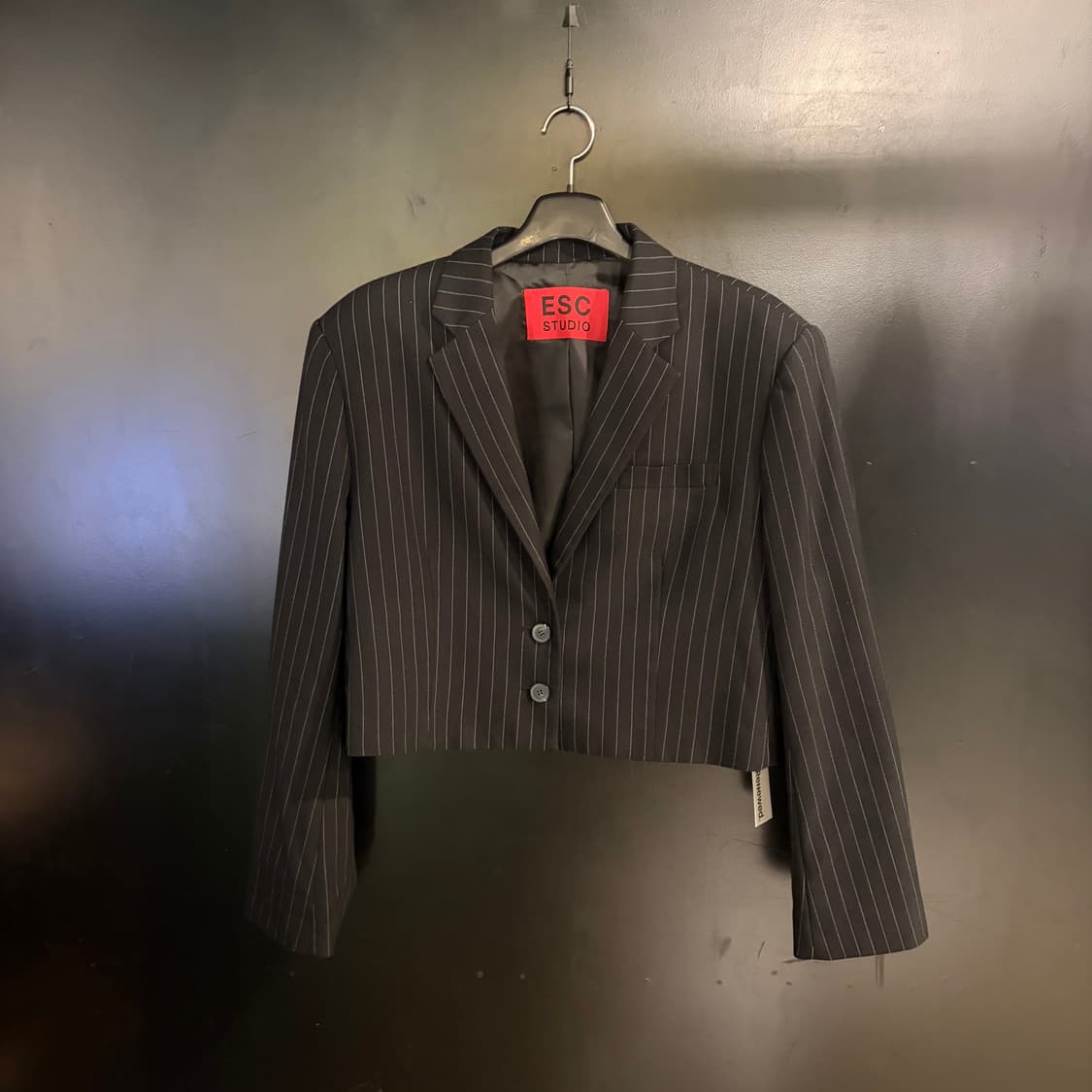 이에스씨 스튜디오 스트라이프 크롭 자켓 상품이미지1