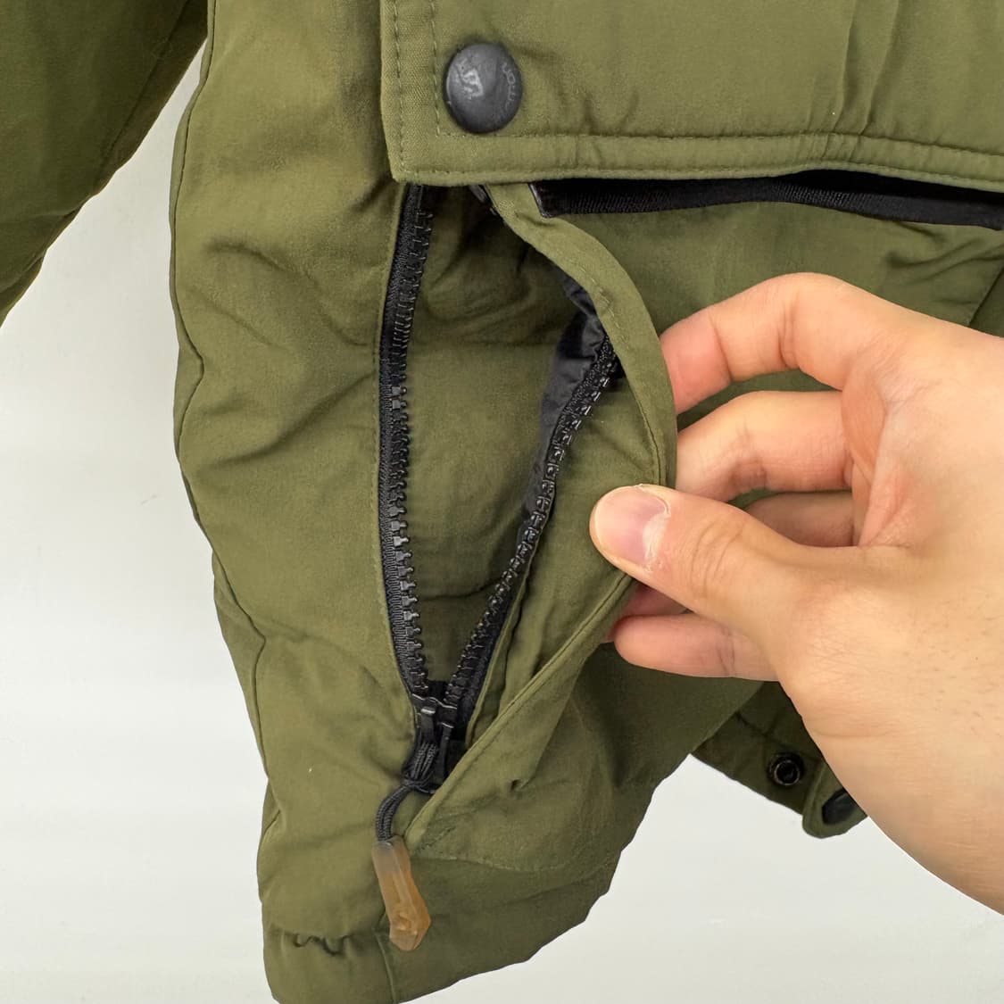 살로몬 패딩 점퍼 카키색 남/M 상품이미지4