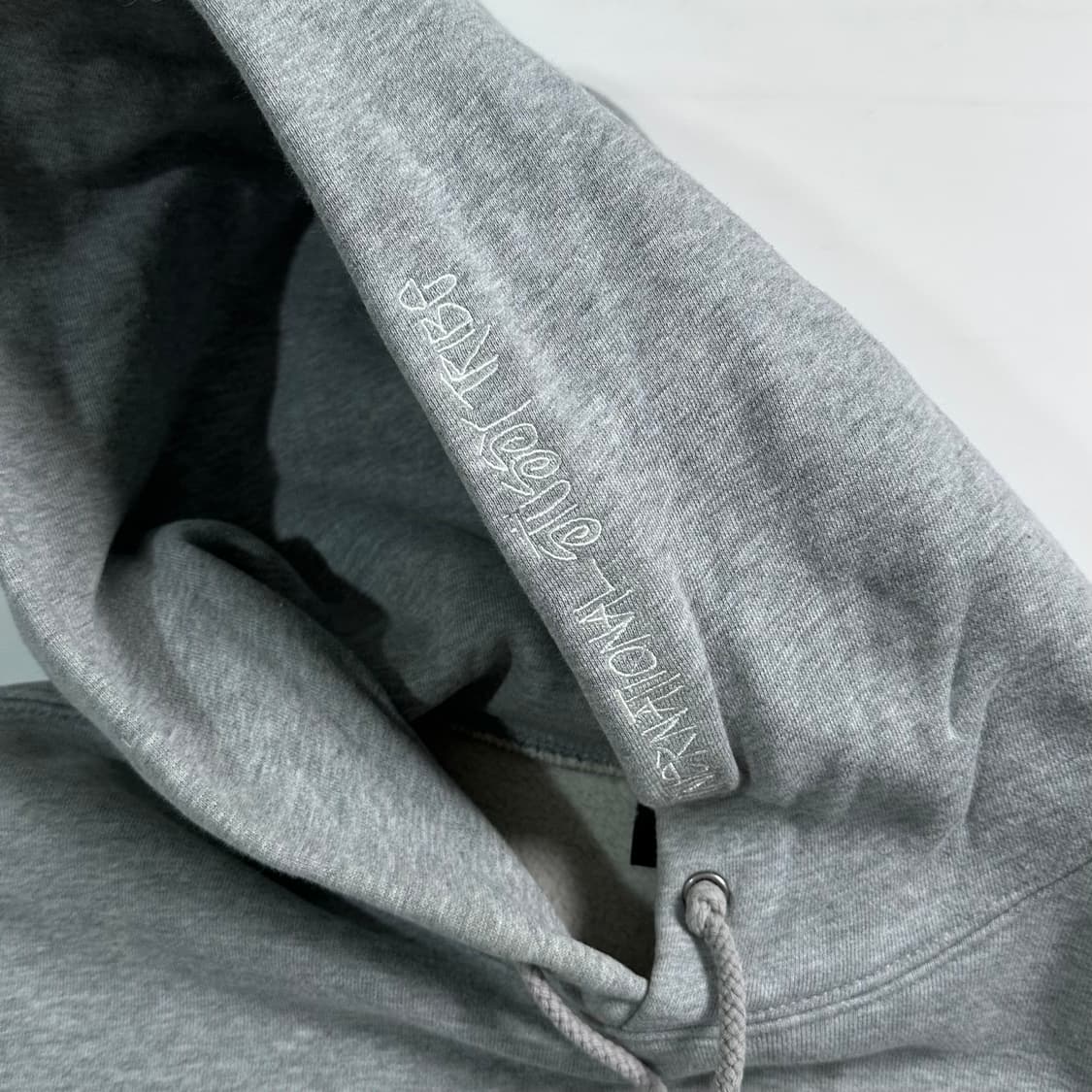 스투시 플리스 로고 그레이 후드티  상품이미지5