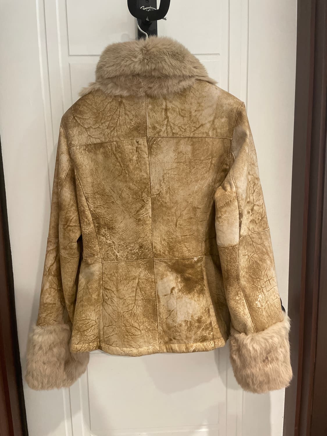 페니레인 퍼 자켓 상품이미지3