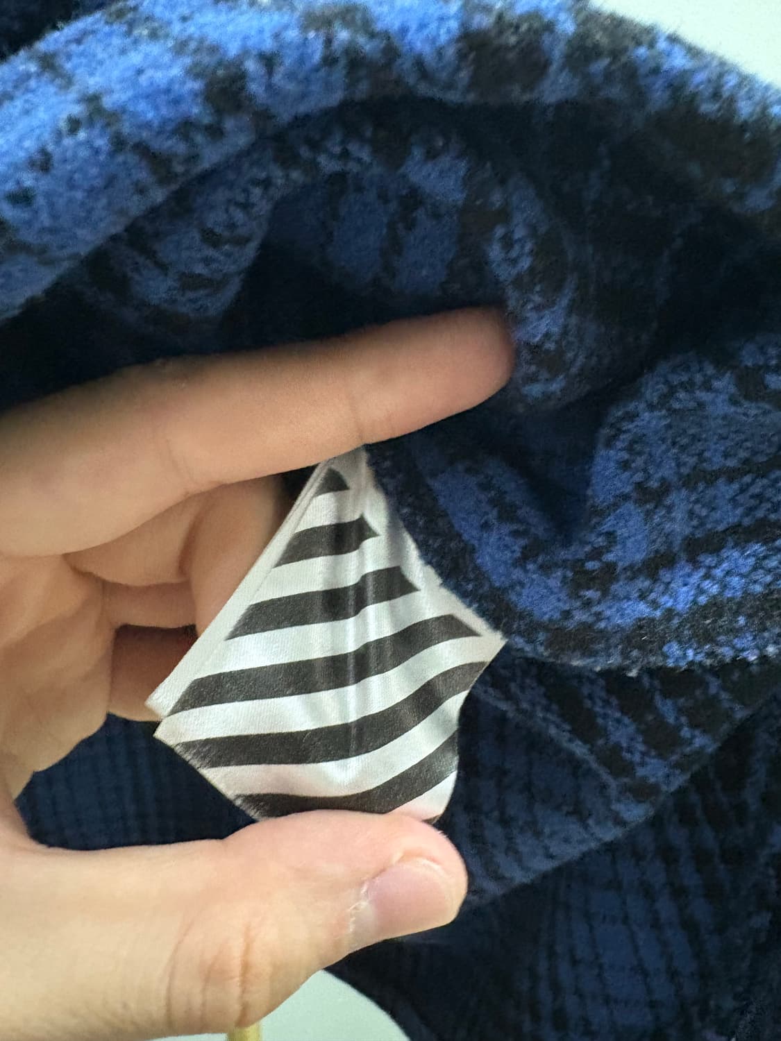 오프화이트 플란넬 스트라이프 셔츠 상품이미지4