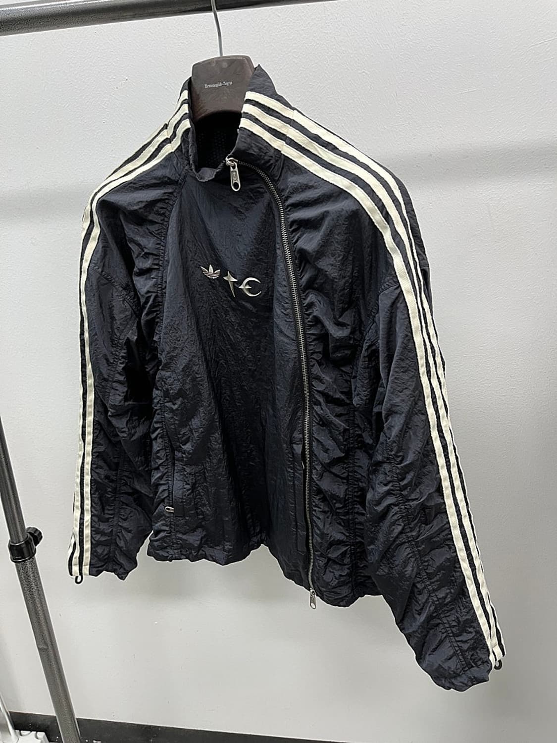 95-100) 아디다스 x 떠그클럽 우븐 트랙탑  상품이미지3