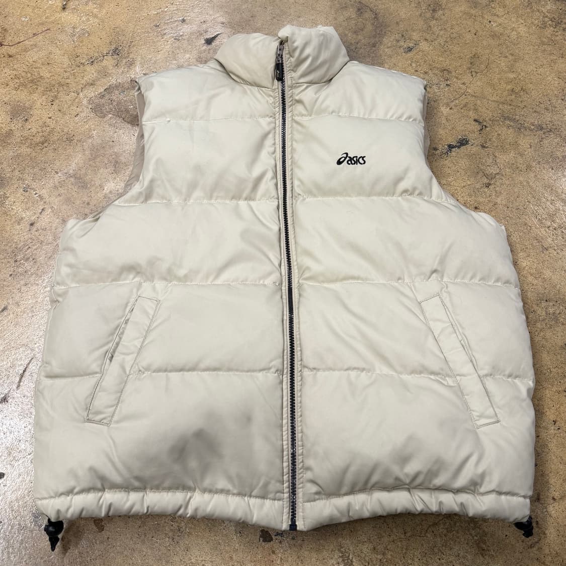 아식스 베이지 패딩 조끼 105 상품이미지2